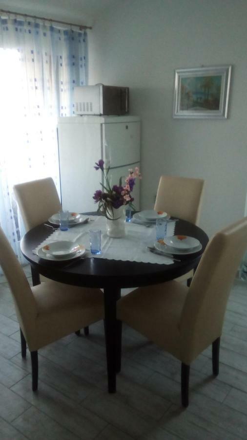 Apartment Tihana Ravni Luaran gambar